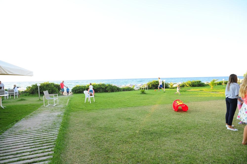 Maravel Star Art Hotel Аделианос Кампос Екстериор снимка