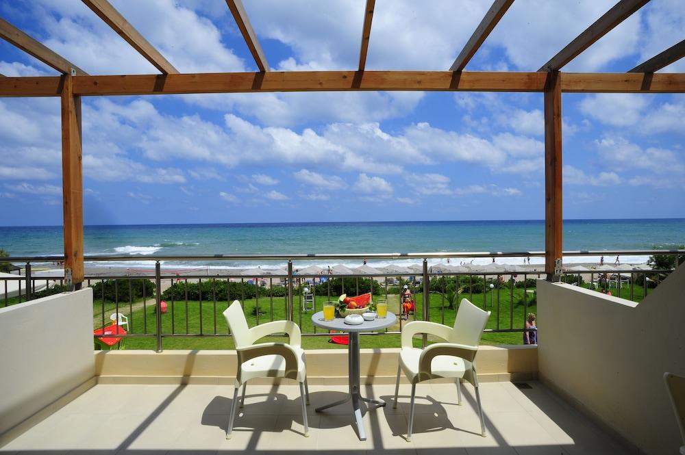 Maravel Star Art Hotel Аделианос Кампос Екстериор снимка